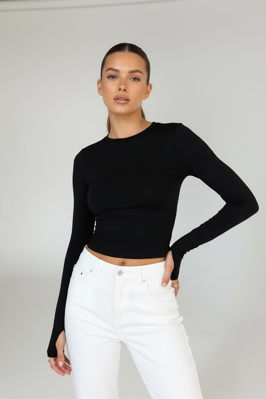 Mannequin en crop top noir