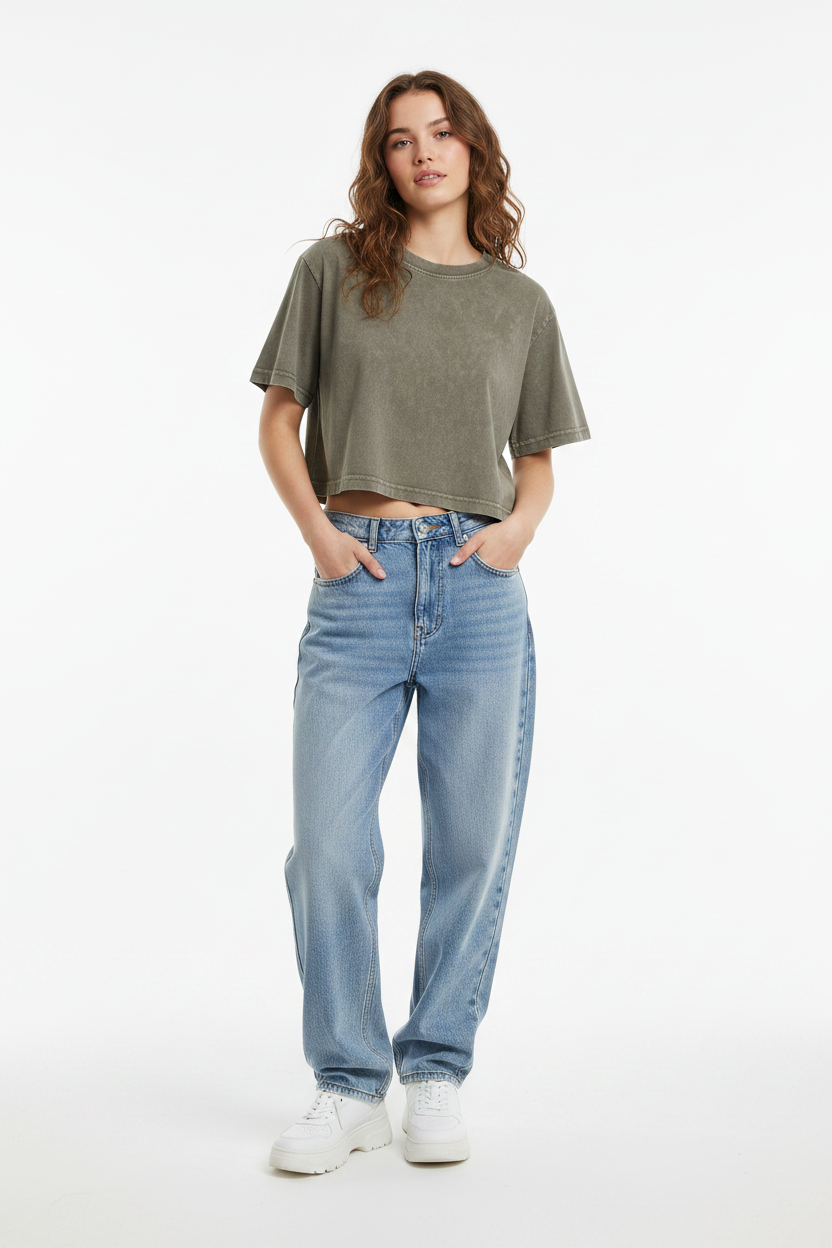 Crop top large café kaki washed - mannequin fond blanc studio