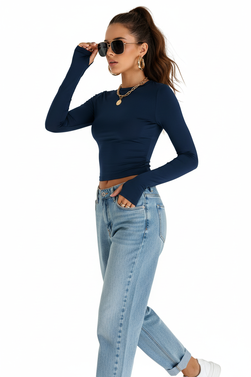 Mannequin en crop top bleu marine