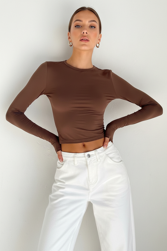 Mannequin en crop top marron