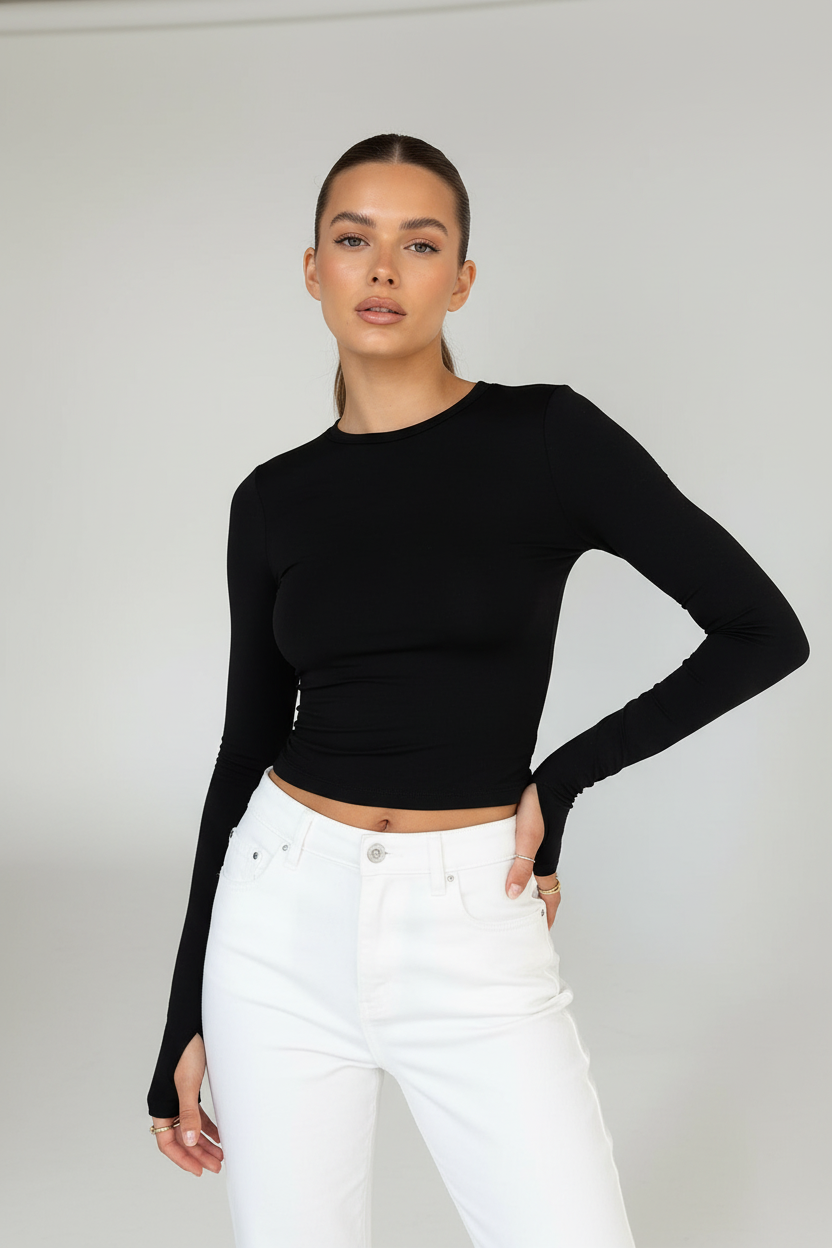 Mannequin en crop top noir