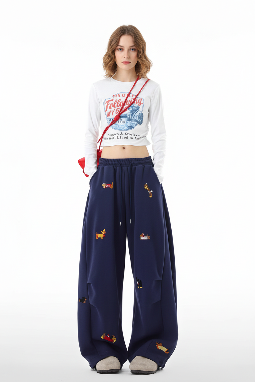 Mannequin en jogging bleu foncé broderie teckel