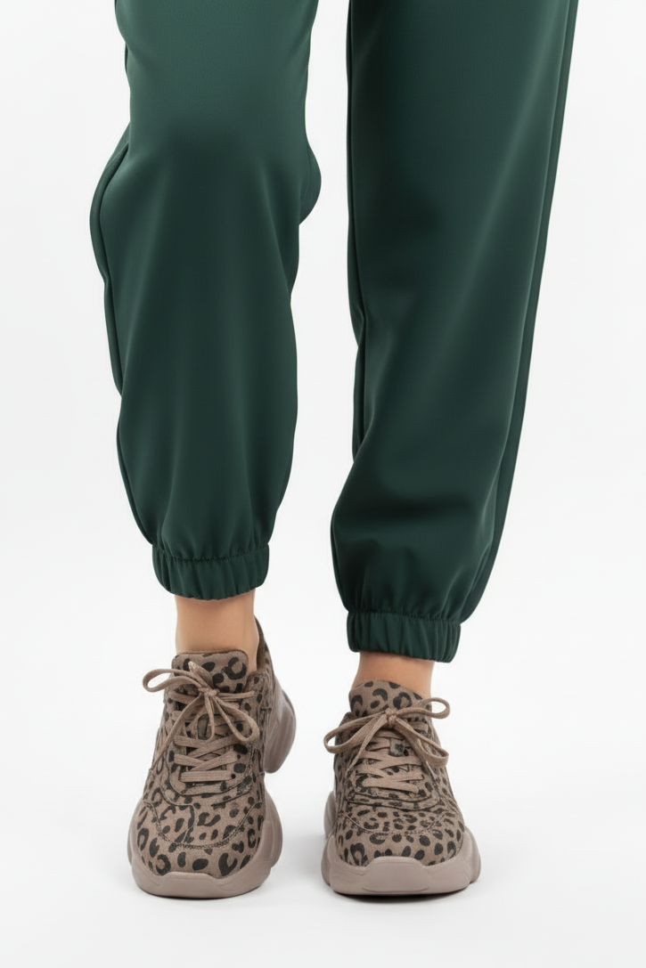 WILD SHOES Marron – Zoom pieds recadré